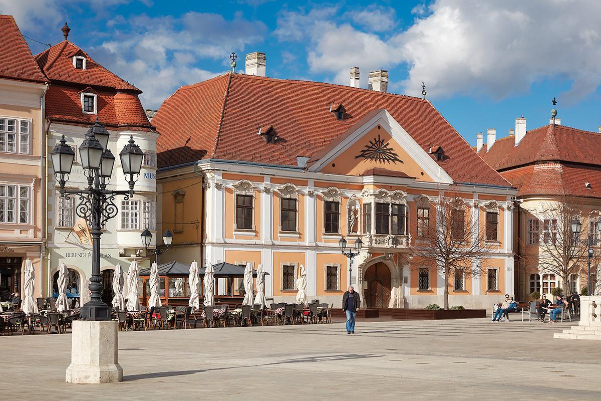 Foter Rezidencia 2 Aparthotel Gyor Exterior photo